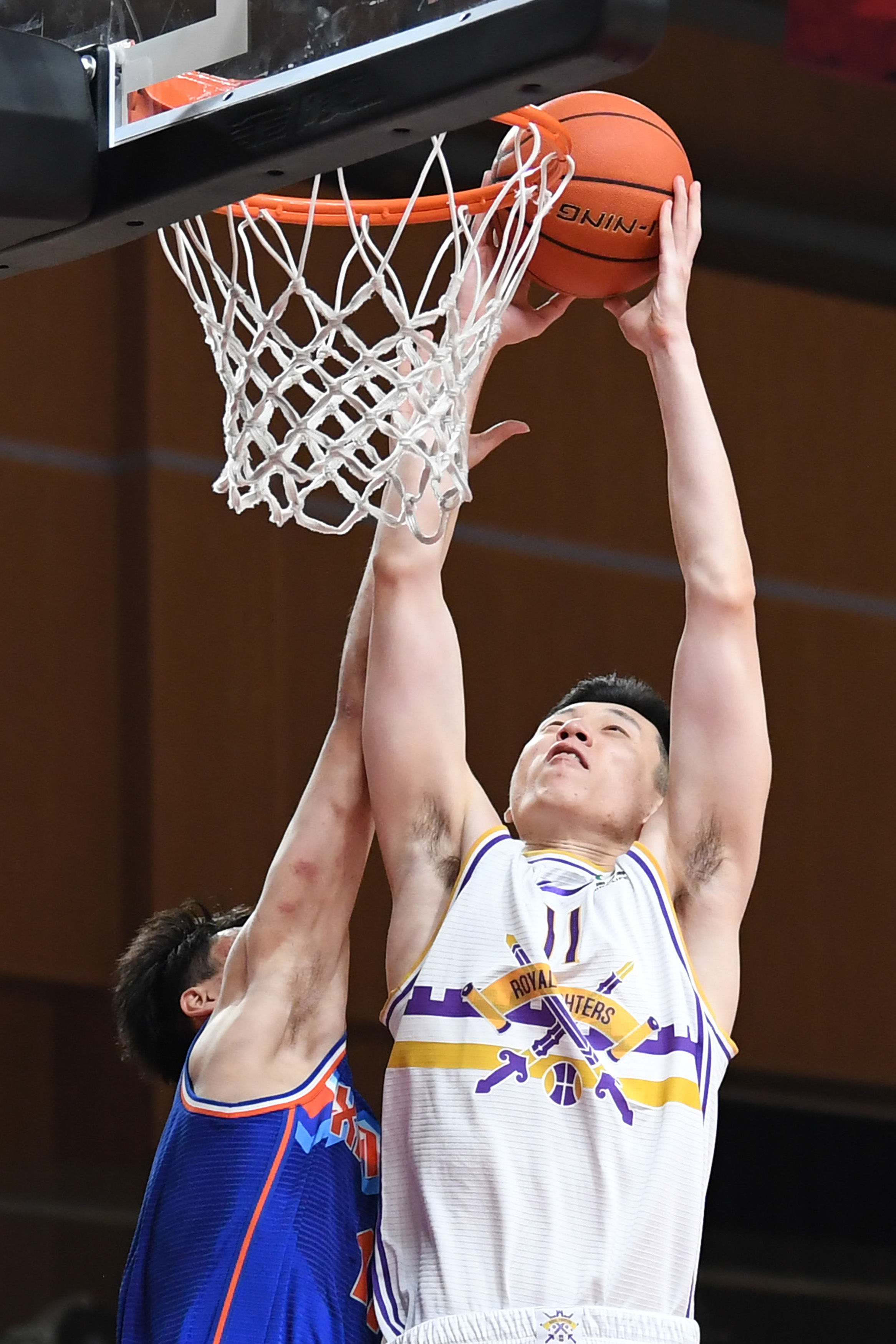 同样强大的 同样强大的