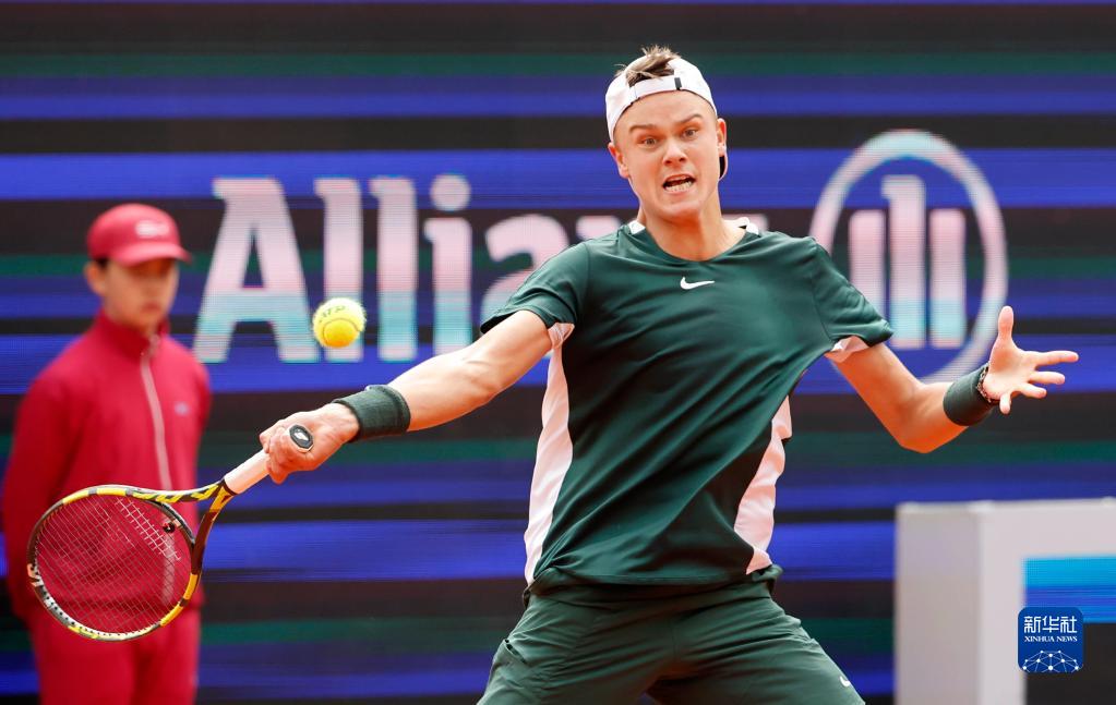 并以大比分 并以大比分