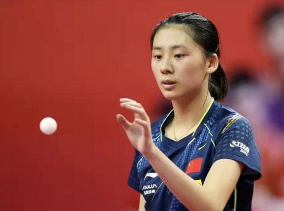 也暴露了她 也暴露了她