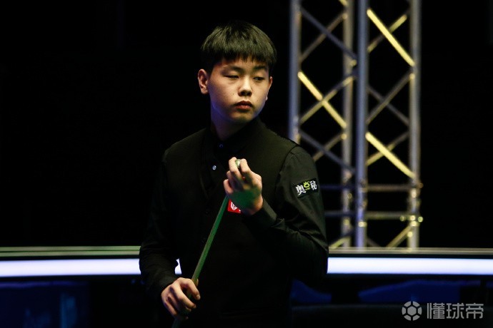 森纳在中场 森纳在中场