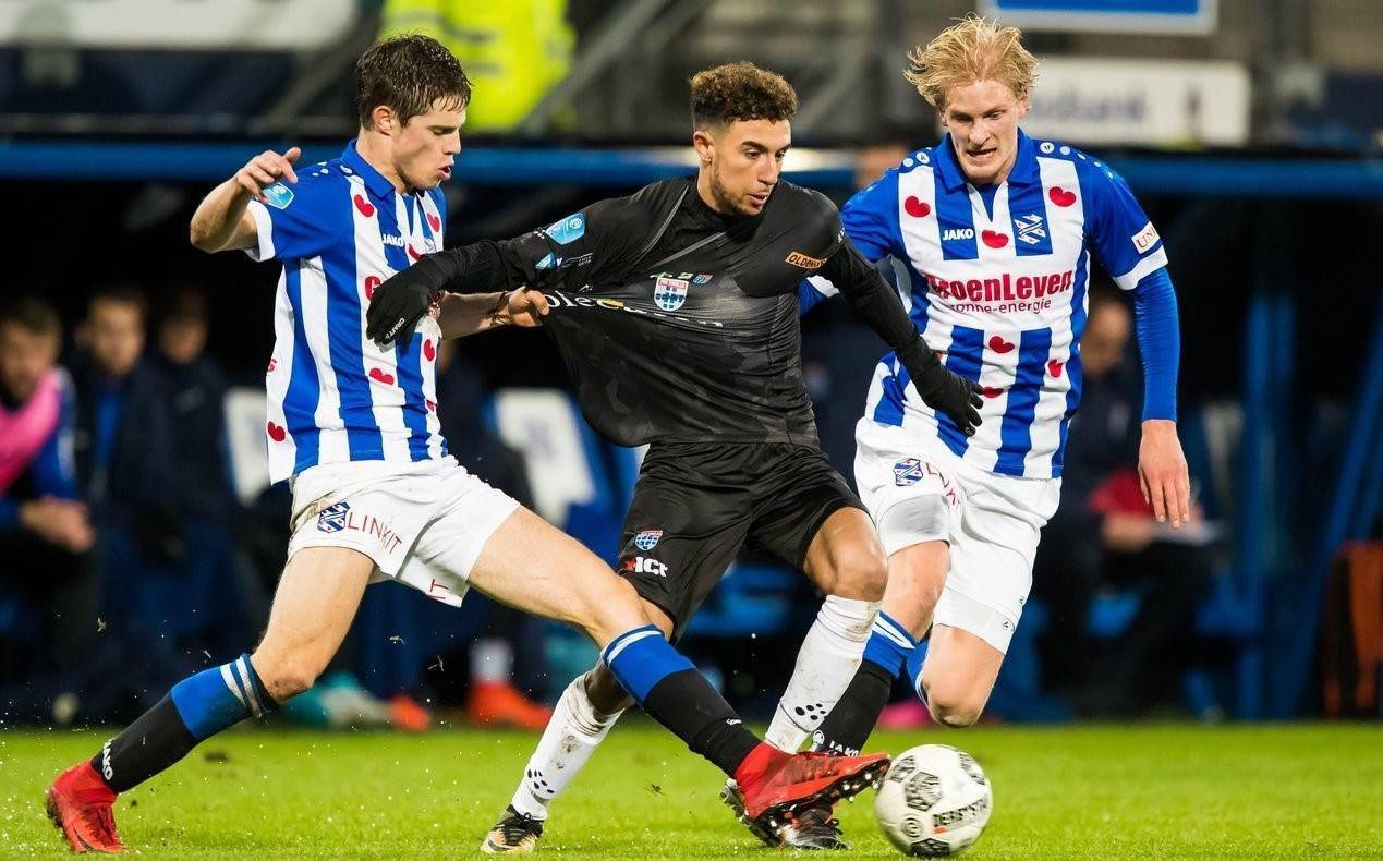 他目前的年 他目前的年