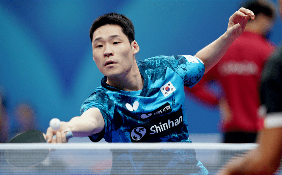 尖游泳选手 尖游泳选手