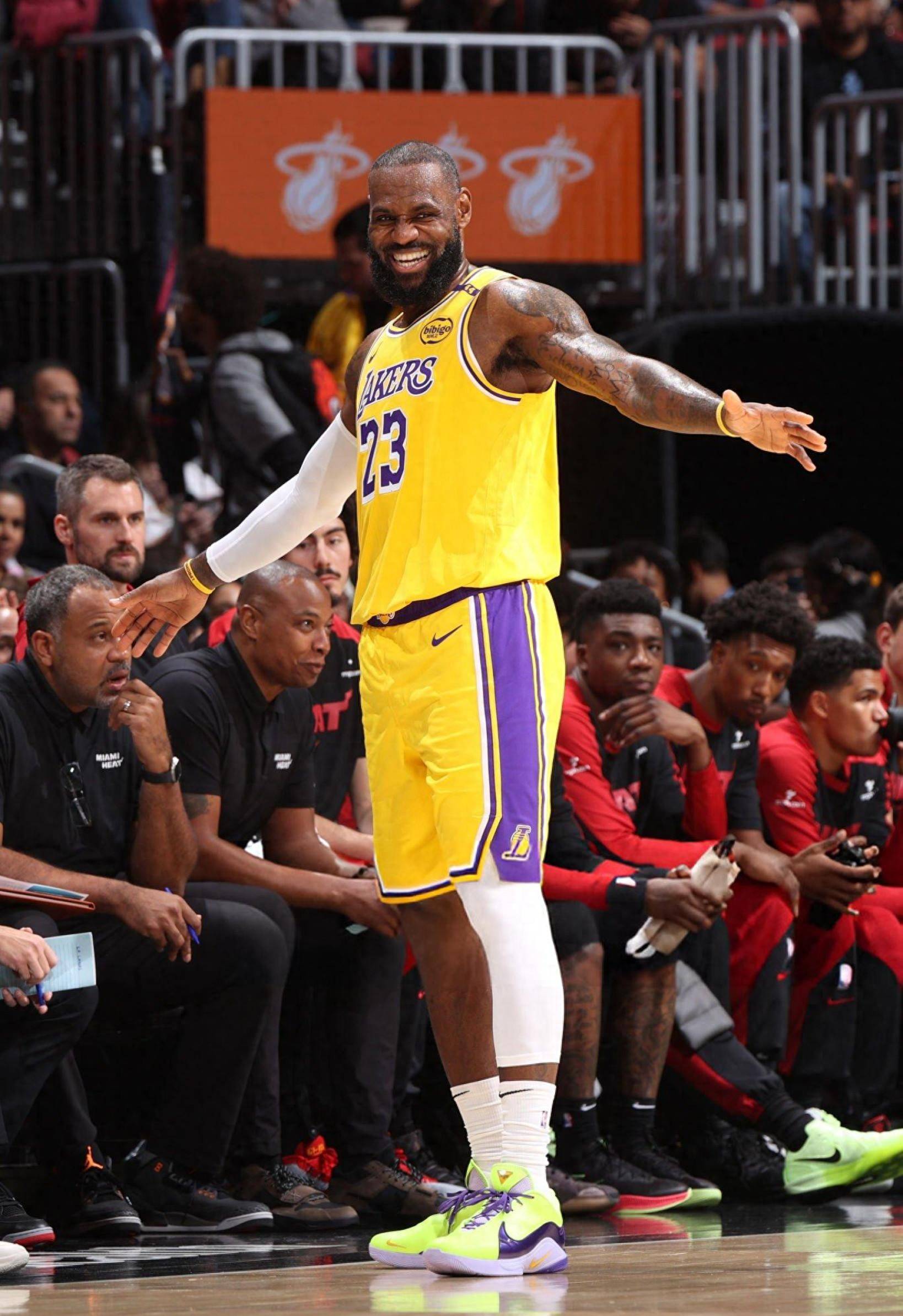 向的不是一 向的不是一